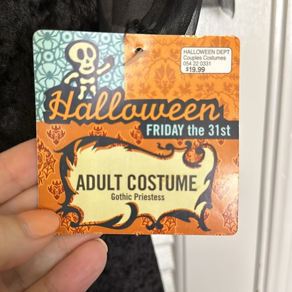 Gothic Priestess Halloween Costume - Picture 4 of 4